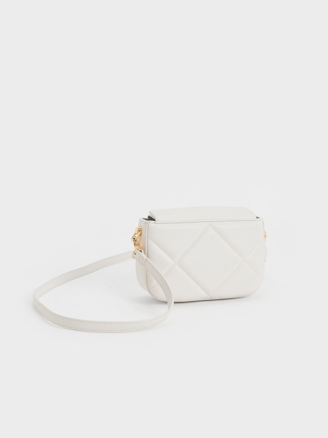 Bolso trapecio con cadena y medallón, Blanco, hi-res