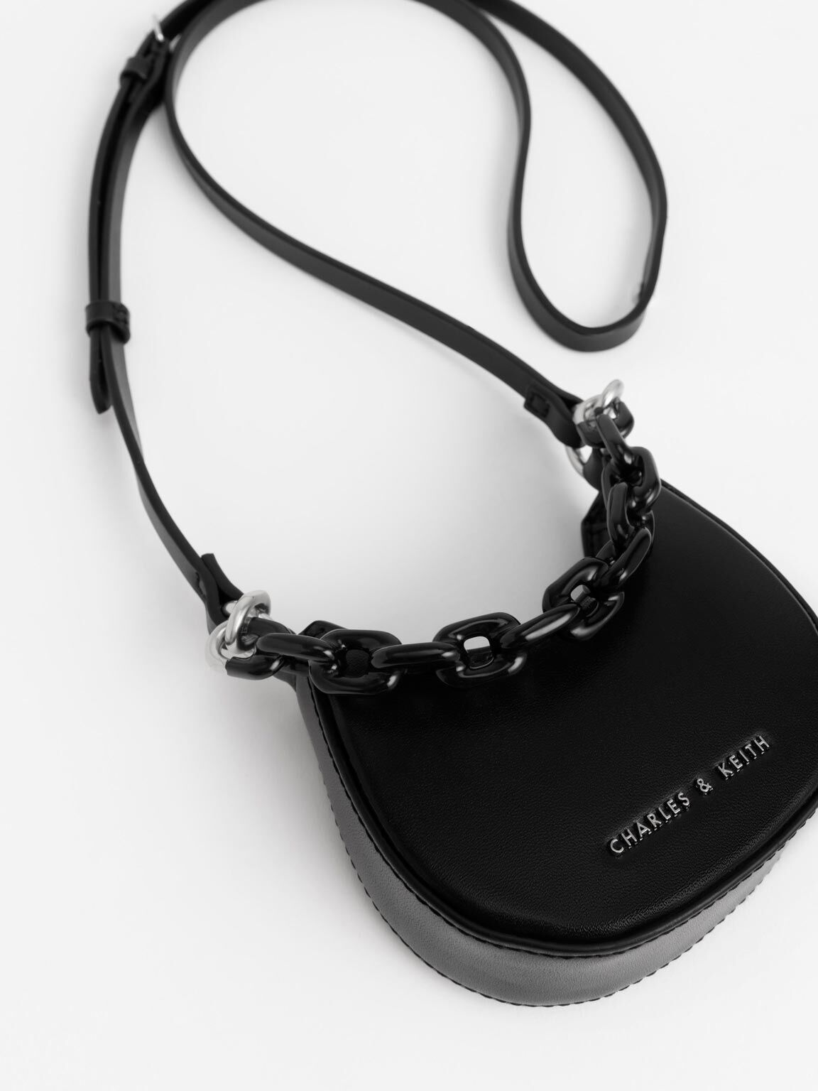 Buy Charles & Keith Small Chunky Chain Strap Bag Black In Black