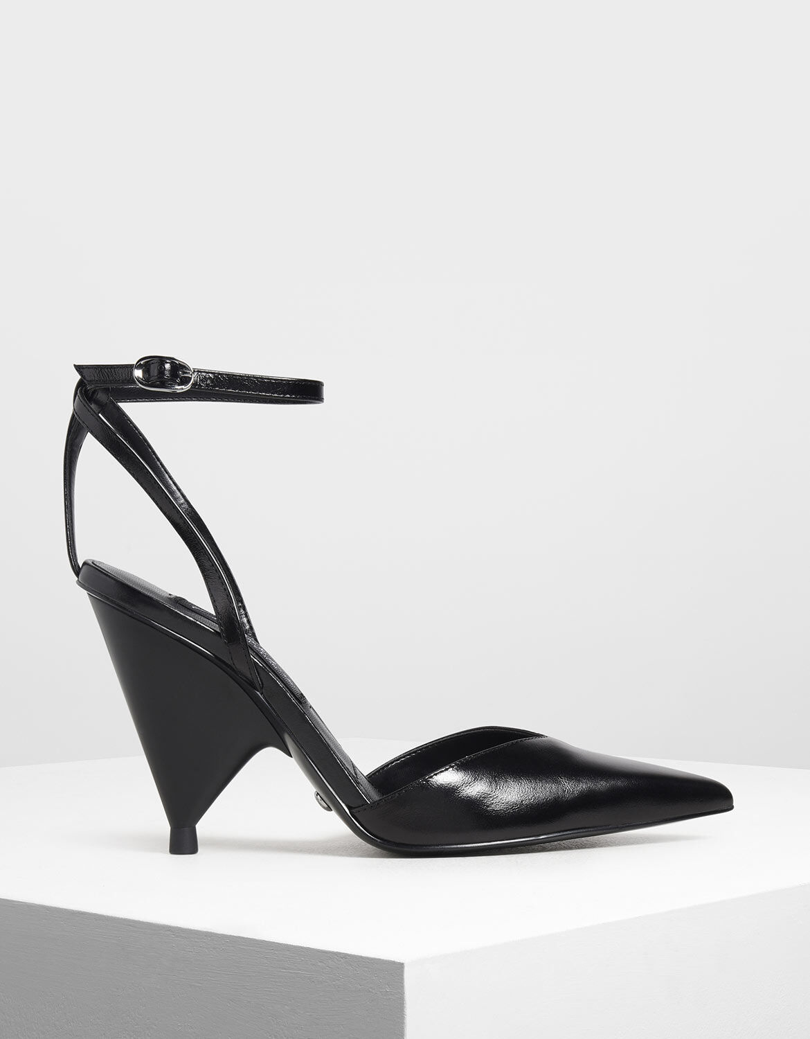 Black Leather V-Cut Ankle Strap Cone 