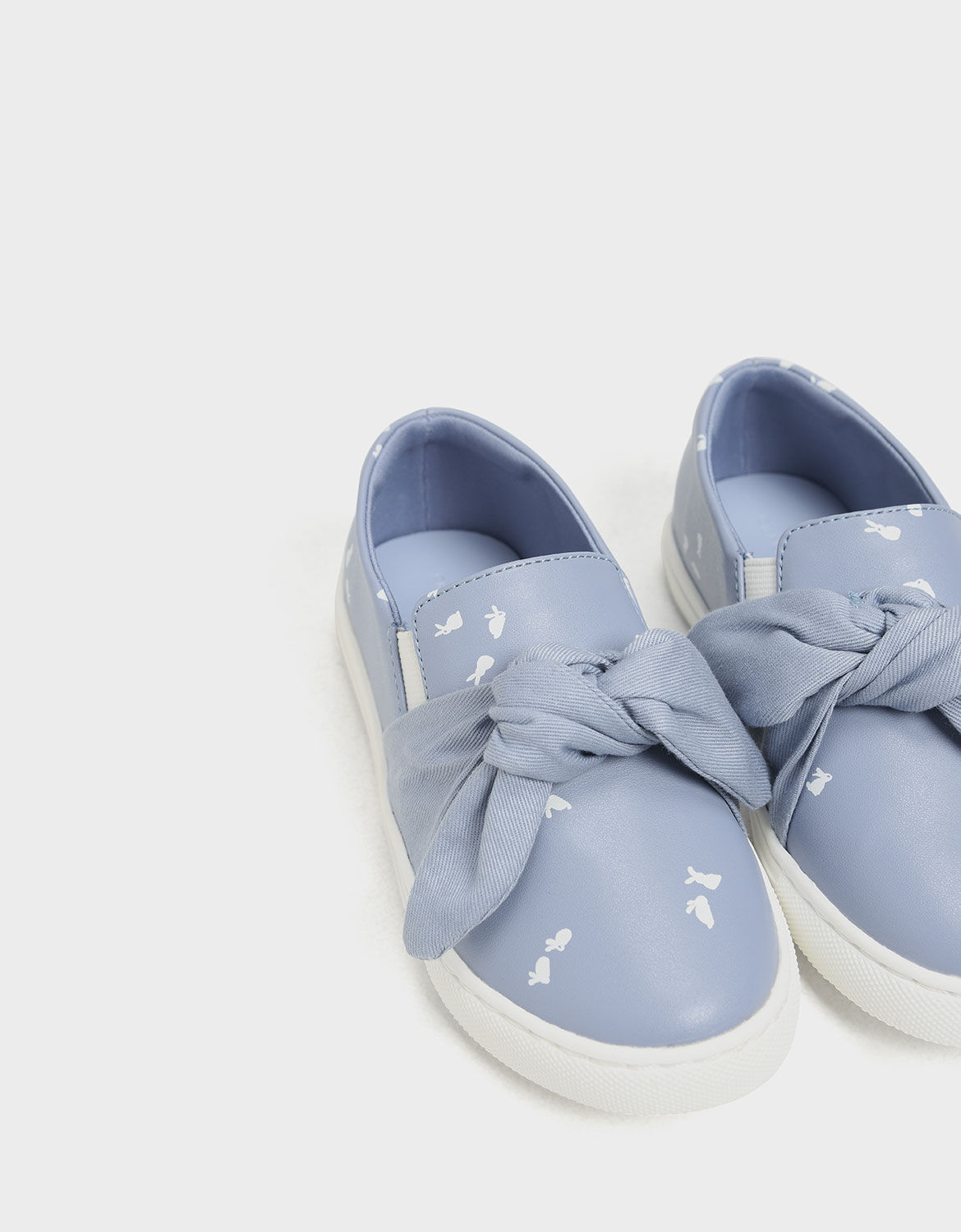 bow slip on sneakers