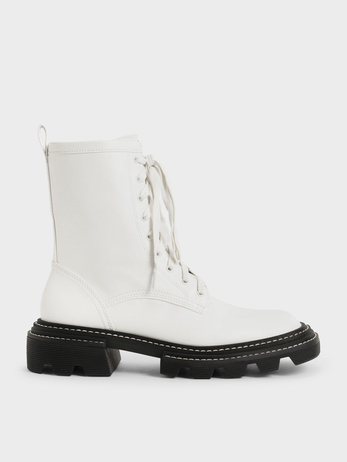 boot white colour