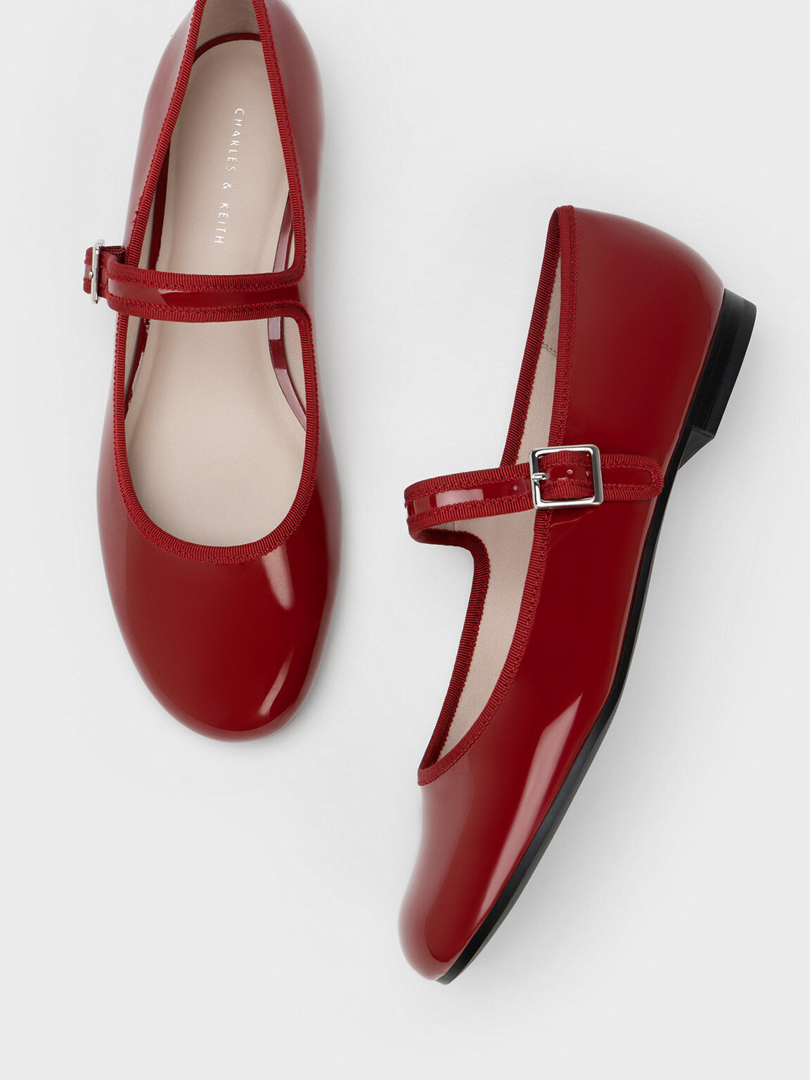 Flat red sale shoes