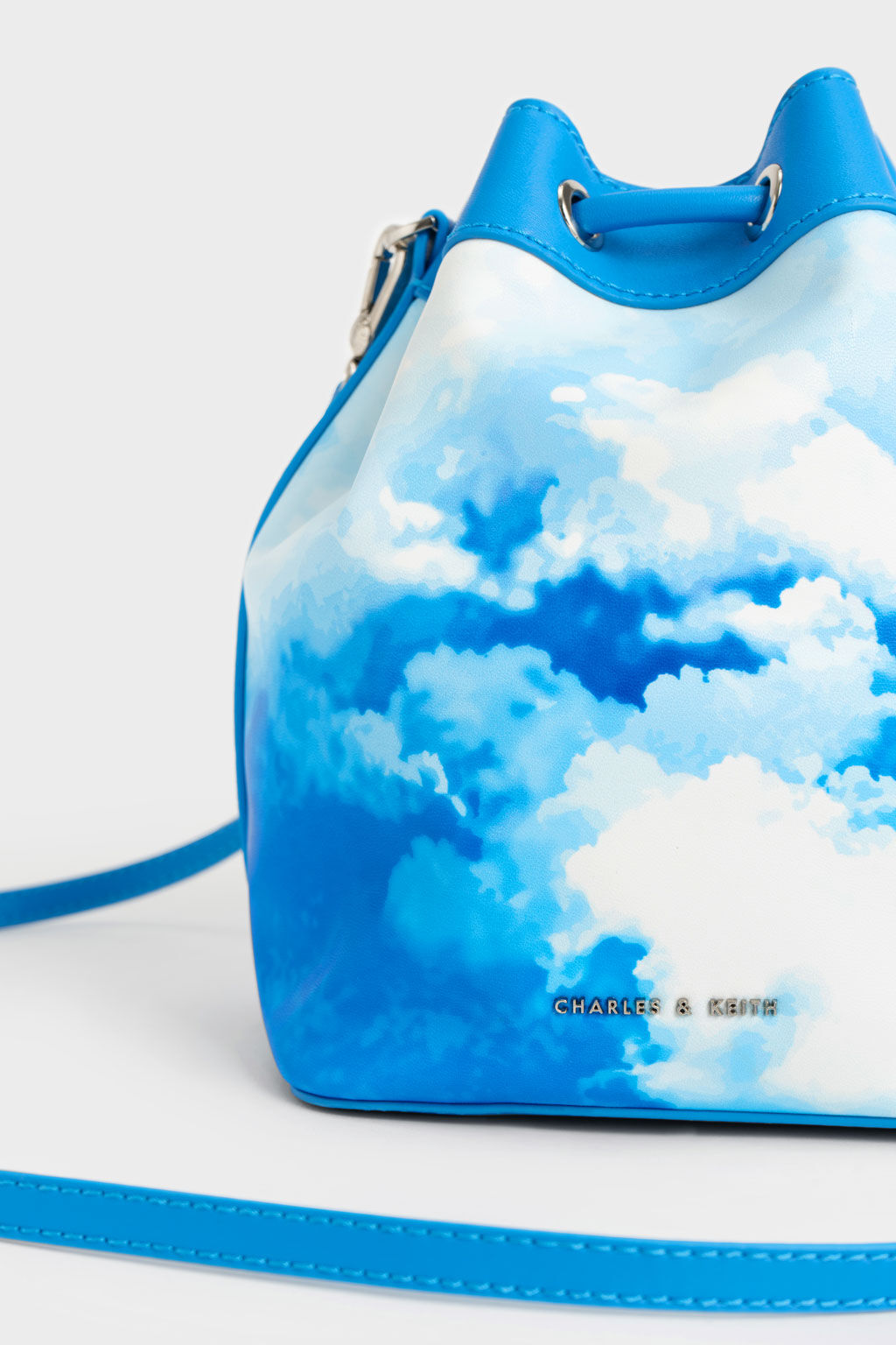 The sustainable IT bag: Louis Vuitton Neonoe MM bucket bag - Her World  Singapore