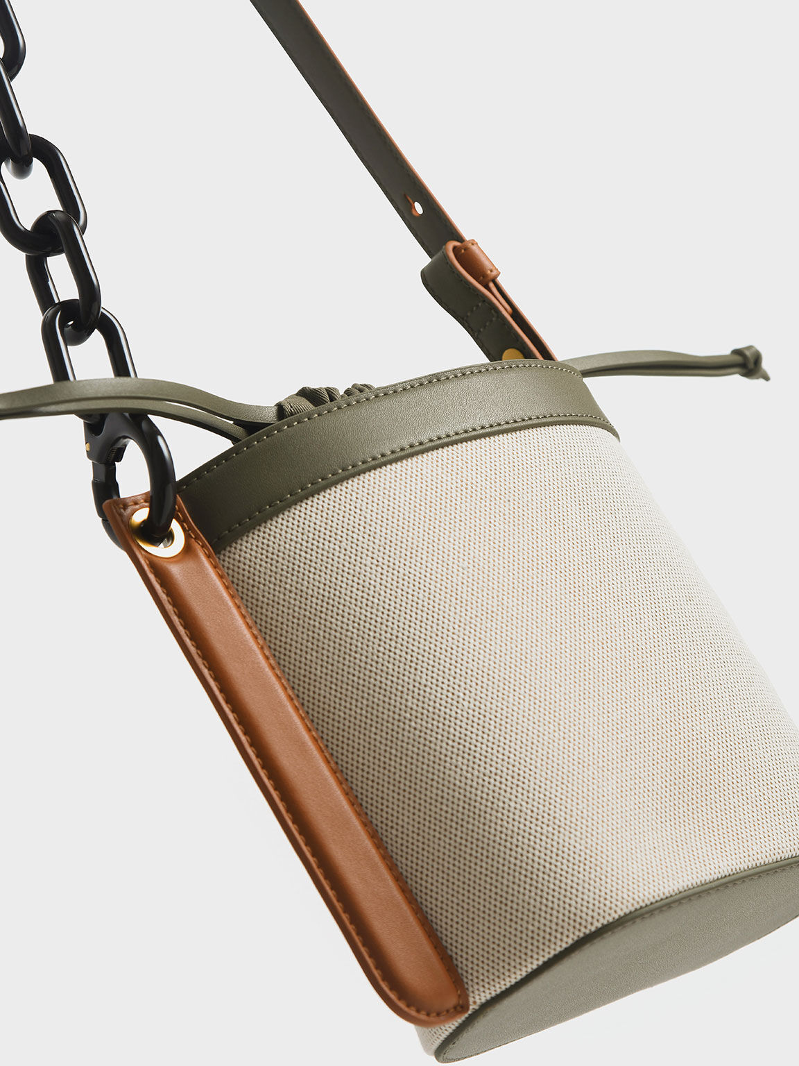 Chain Bags & Half-Moon Bags  Bag Trends 2022 - CHARLES & KEITH  International