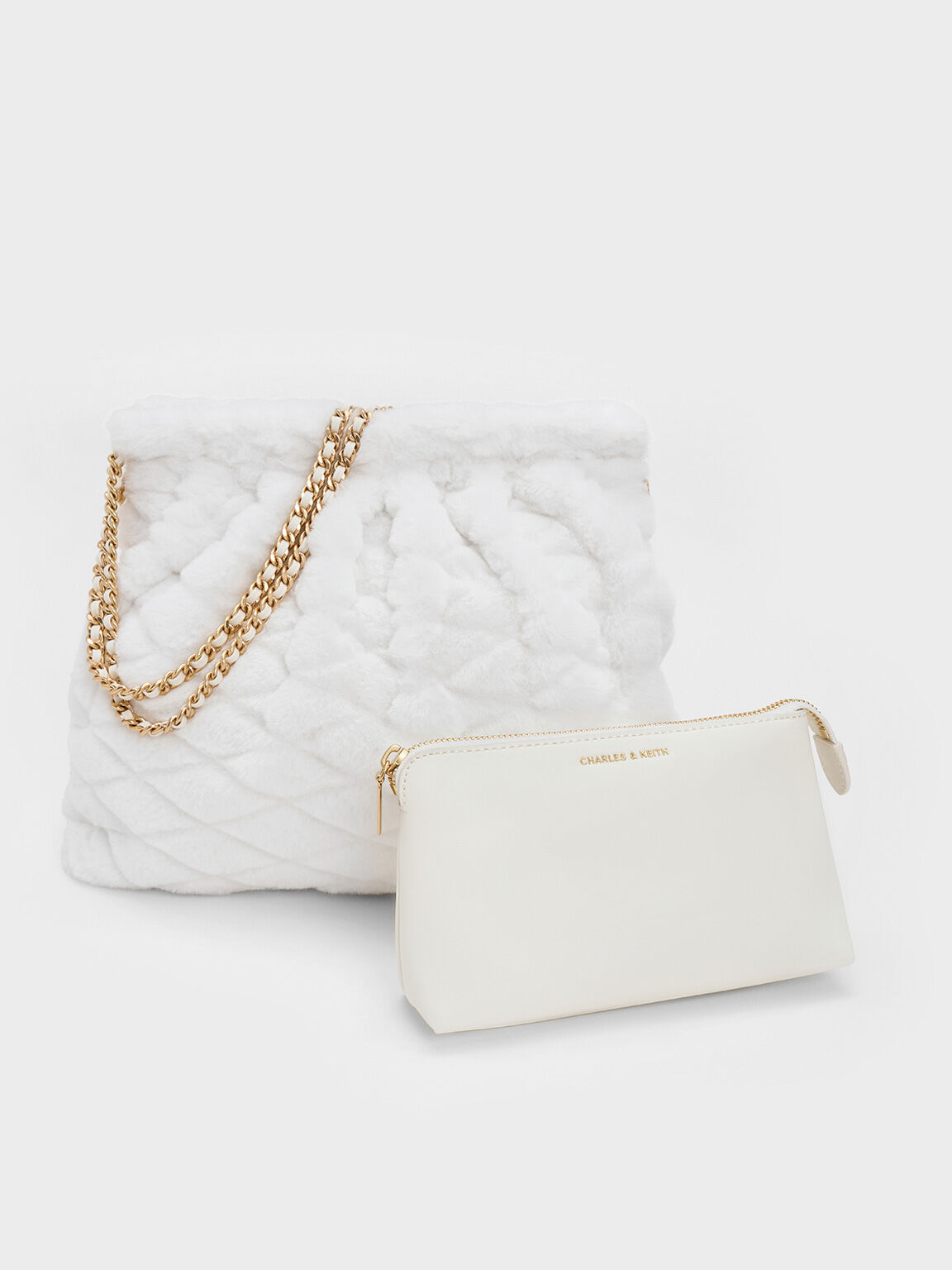 Bolso hobo Duo peludo con asa de cadena, Blanco, hi-res