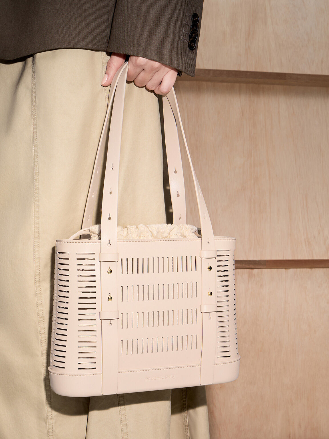 Delphi Cut-Out Bucket Bag, Oat, hi-res