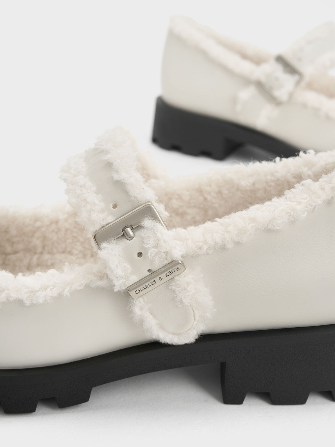 White sale fur loafers