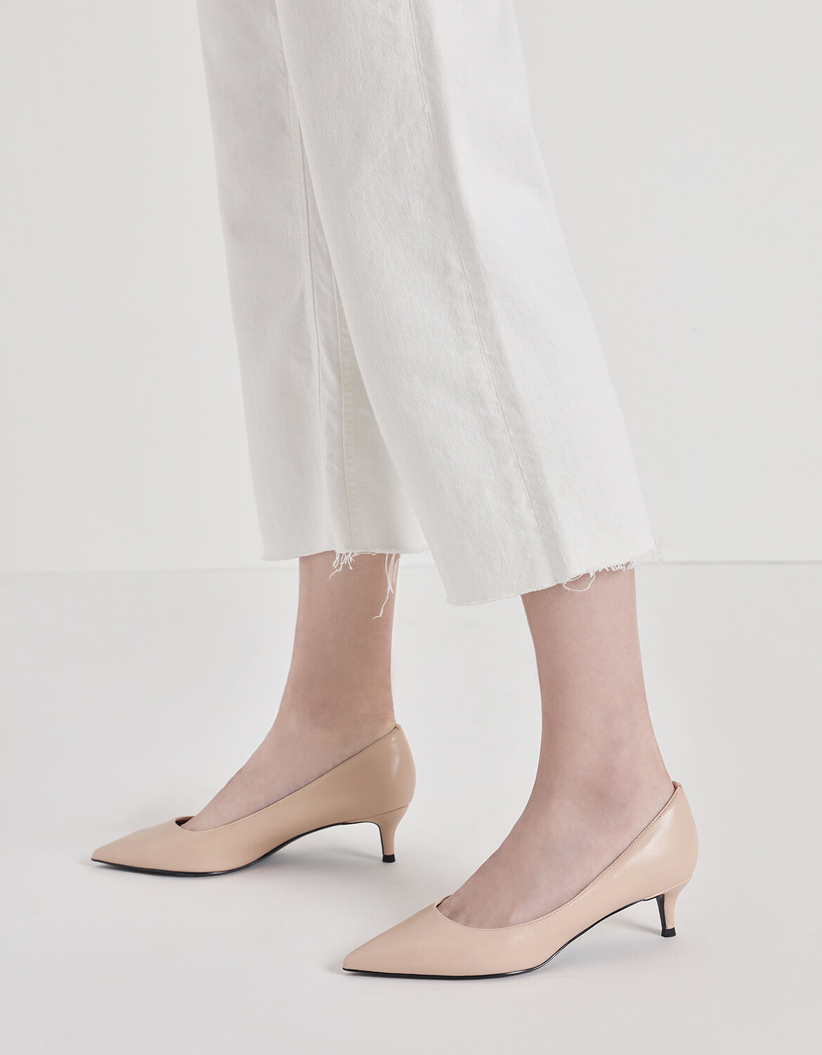 low heel shoes nude