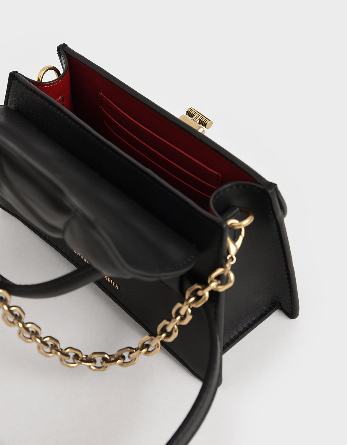 Black Padded Chain Link Bag | CHARLES & KEITH AU
