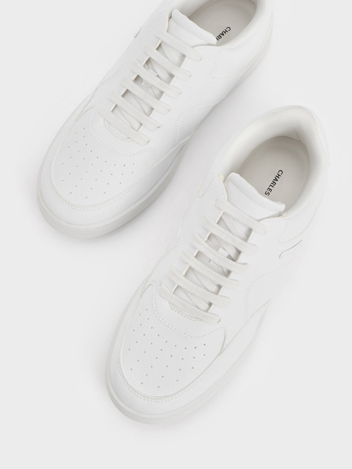 White classic sale sneakers mens