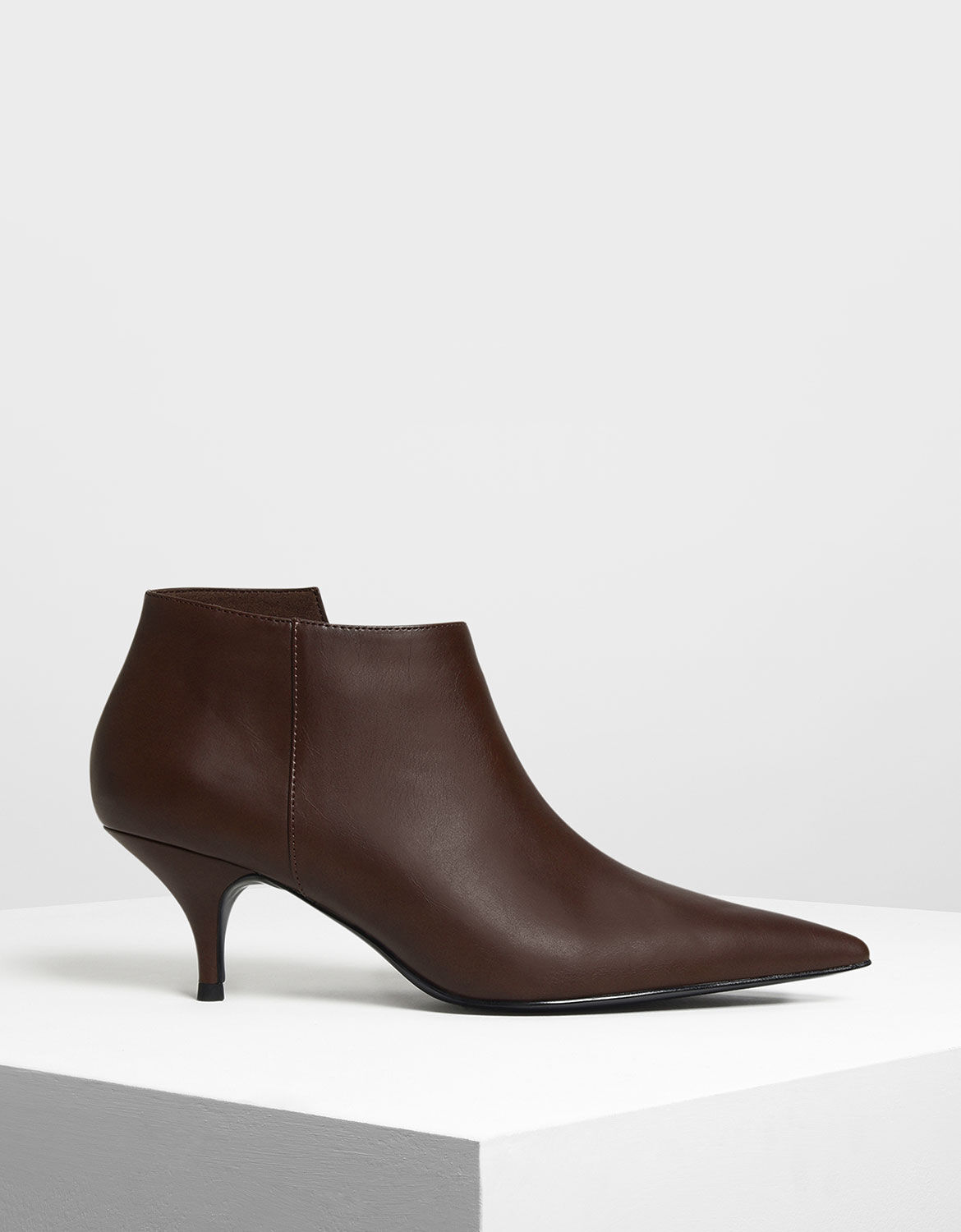 pointed ankle boot