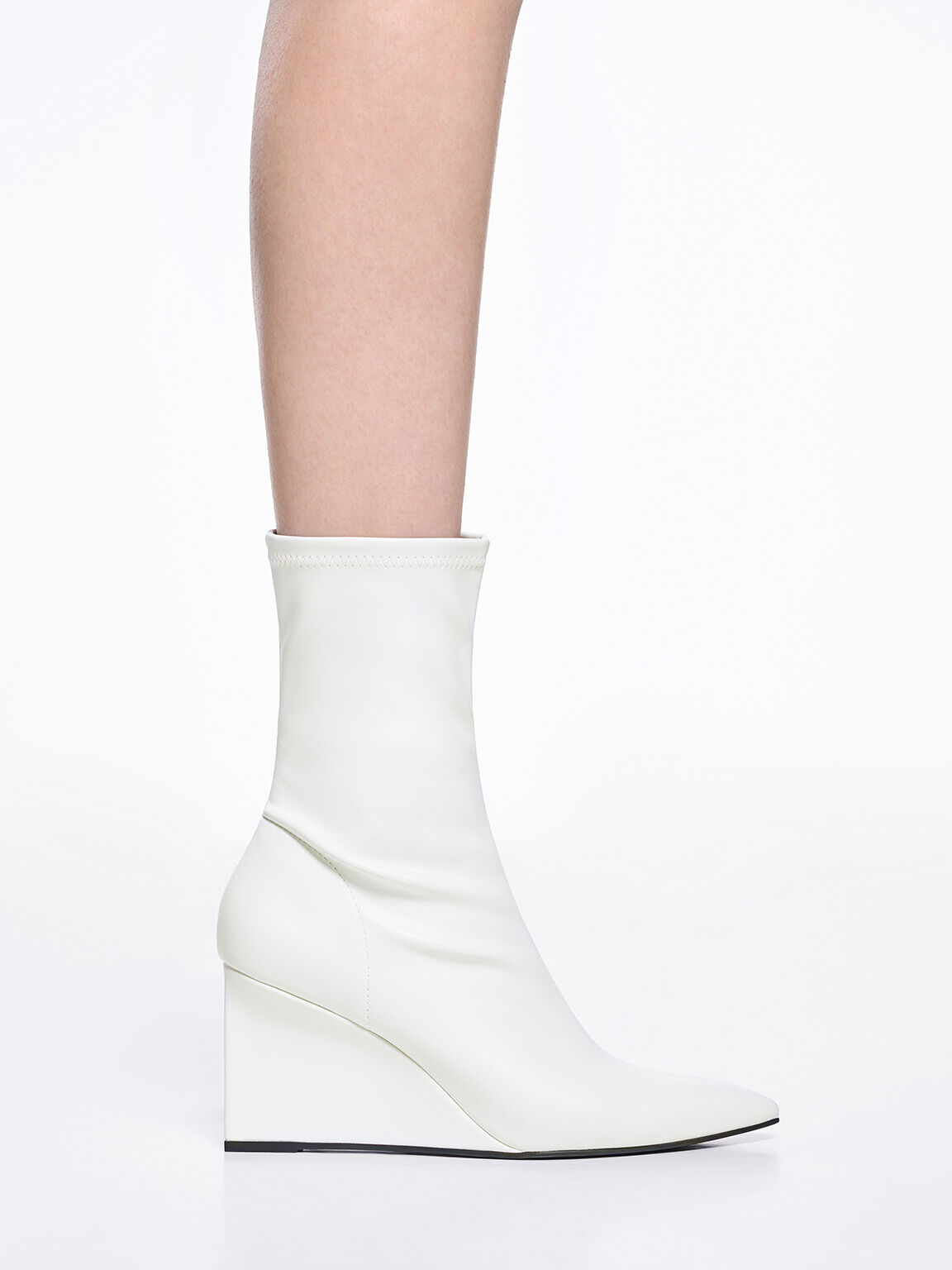 White ankle 2025 boots heels