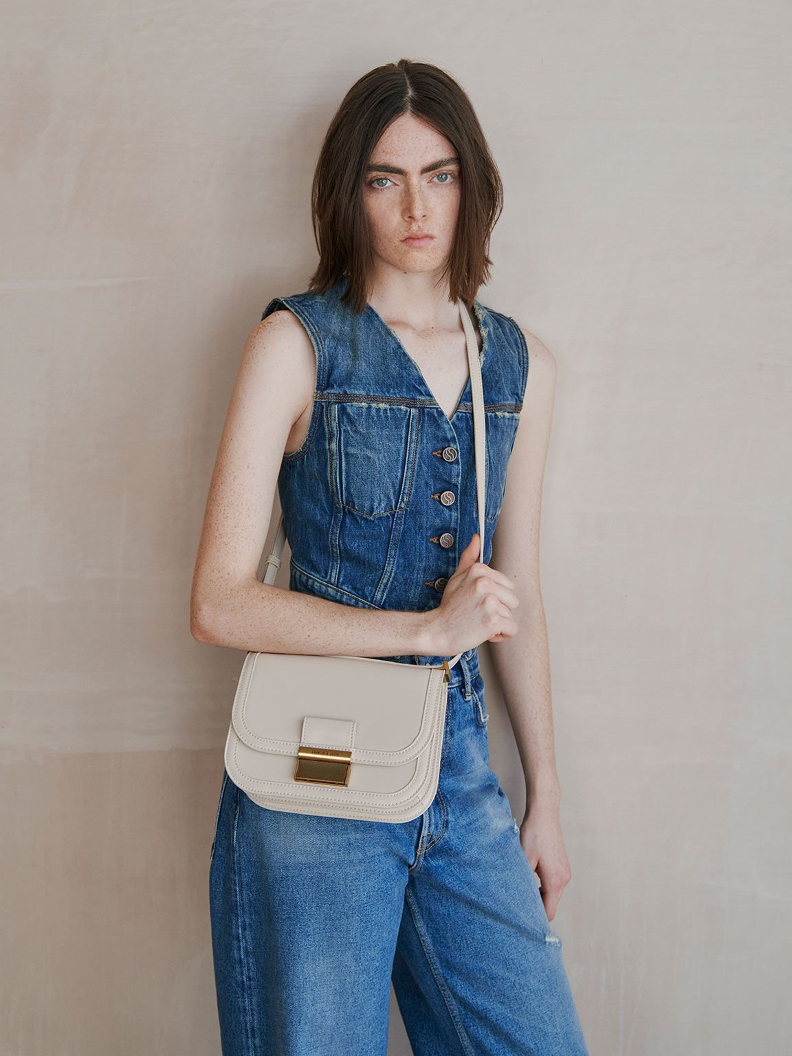 Calvin Klein Women's RE-Lock Shoulder Bag W/Flap, Ck Black, One Size:  : Fashion