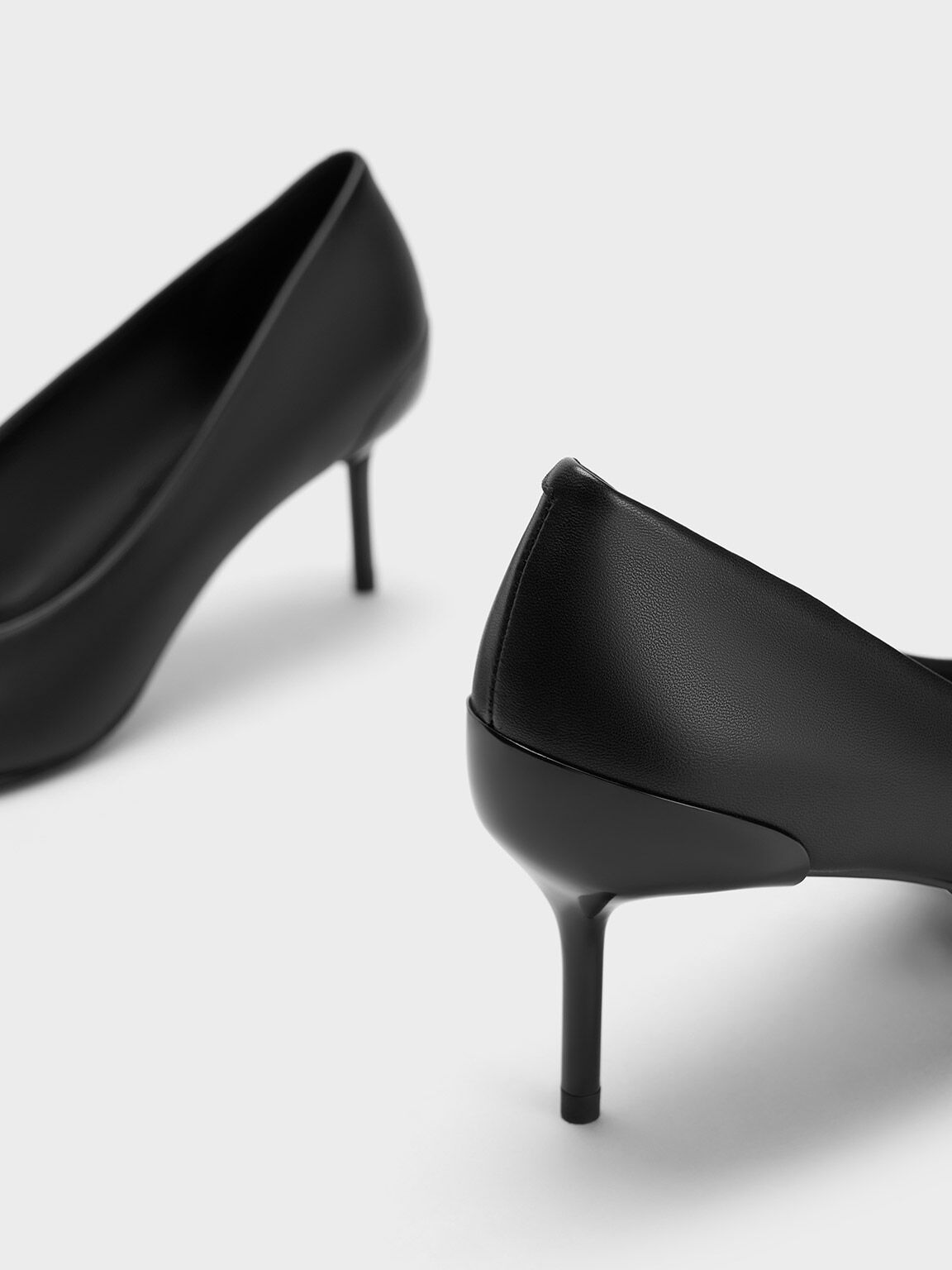 1980s black patent carvela heeled shoes. Size 7. – Olive & Quince Vintage