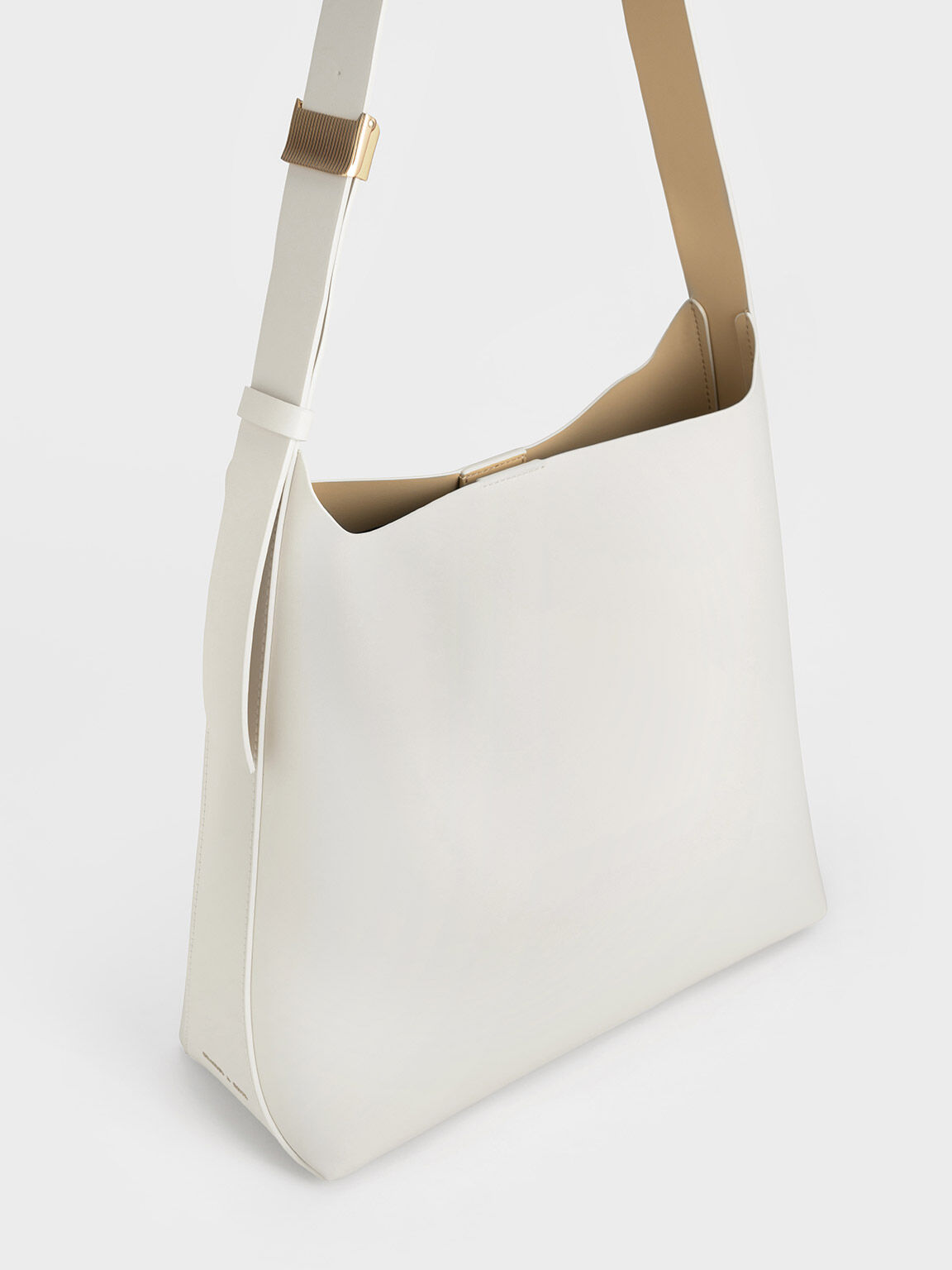 Bolso hobo grande Edna, Crema, hi-res