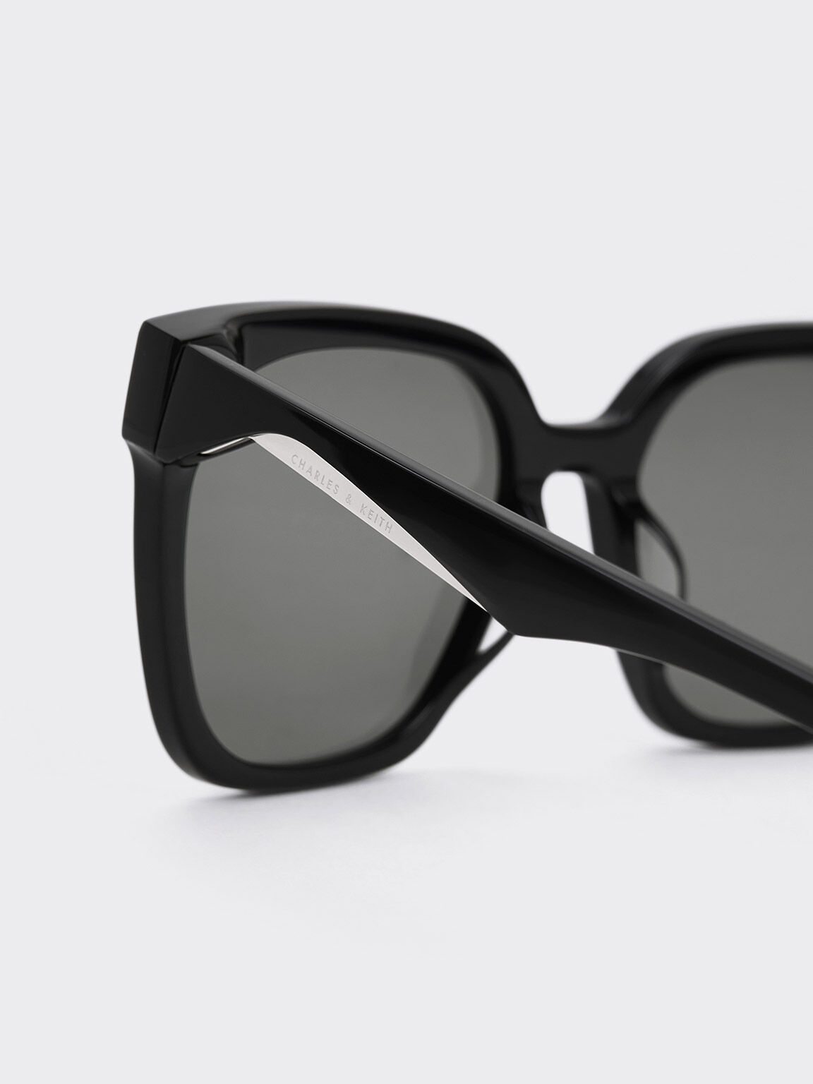 Square Thick-Frame Sunglasses - Black