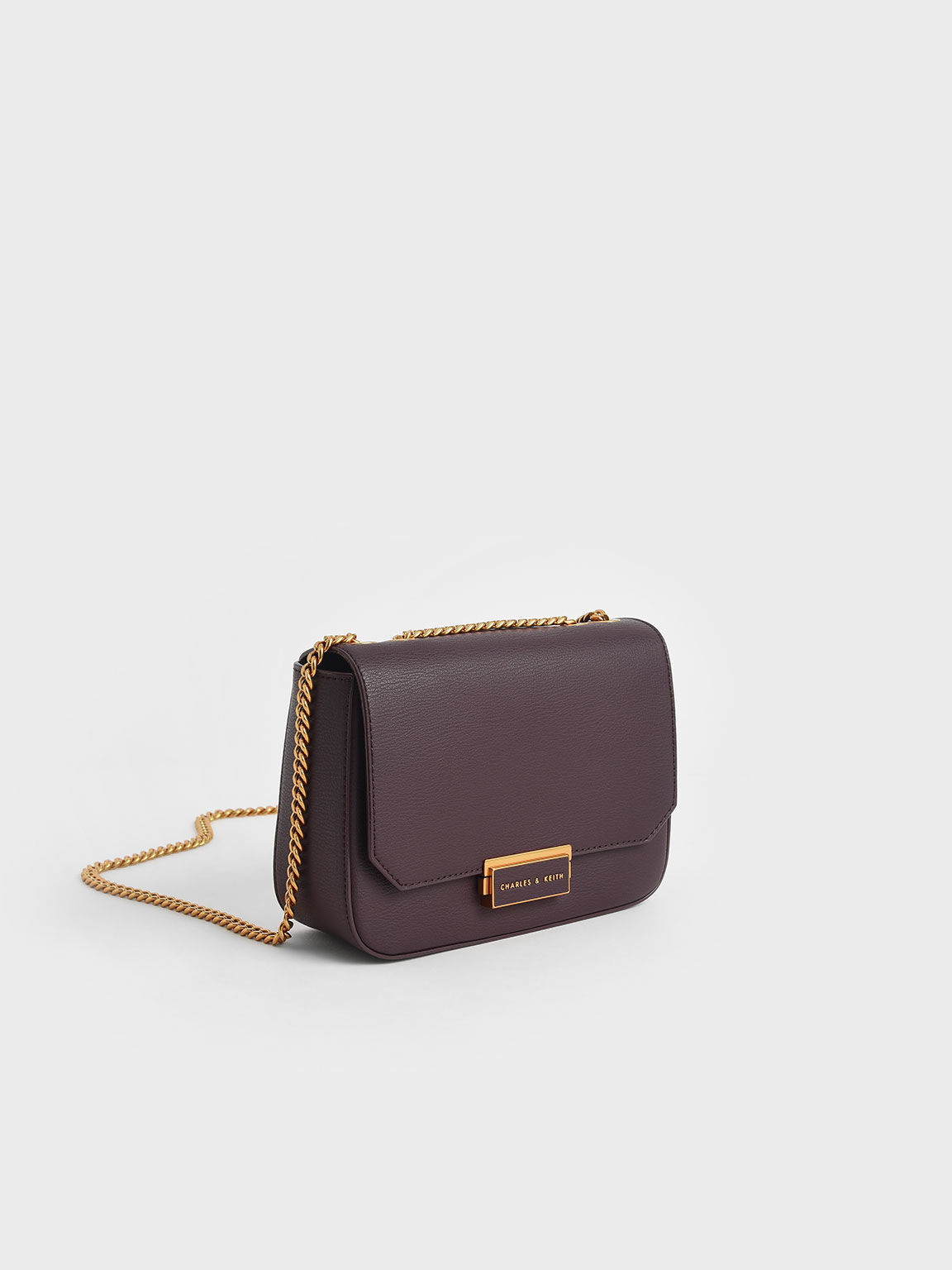 Dark Oak Chain Strap Shoulder Bag | CHARLES & KEITH