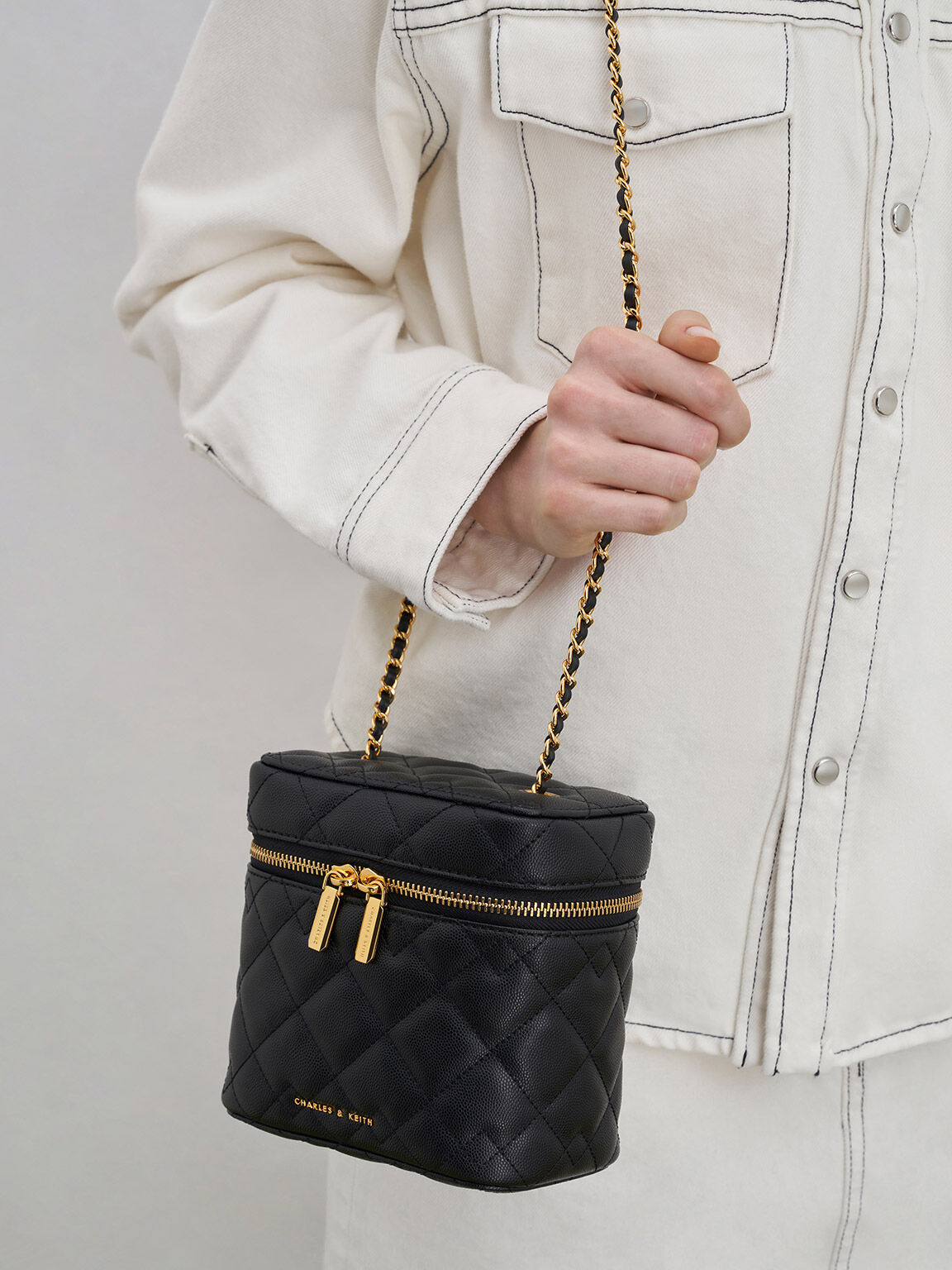 Black Nezu Quilted Boxy Bag - CHARLES & KEITH US