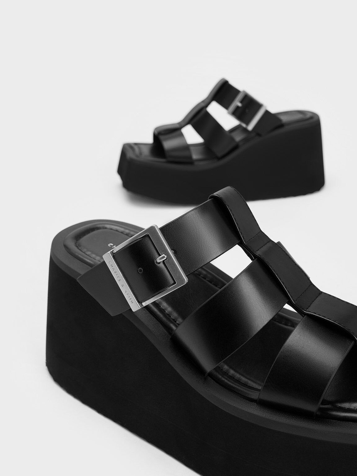 Black Iisa Flatform Gladiator Sandals - CHARLES & KEITH SG