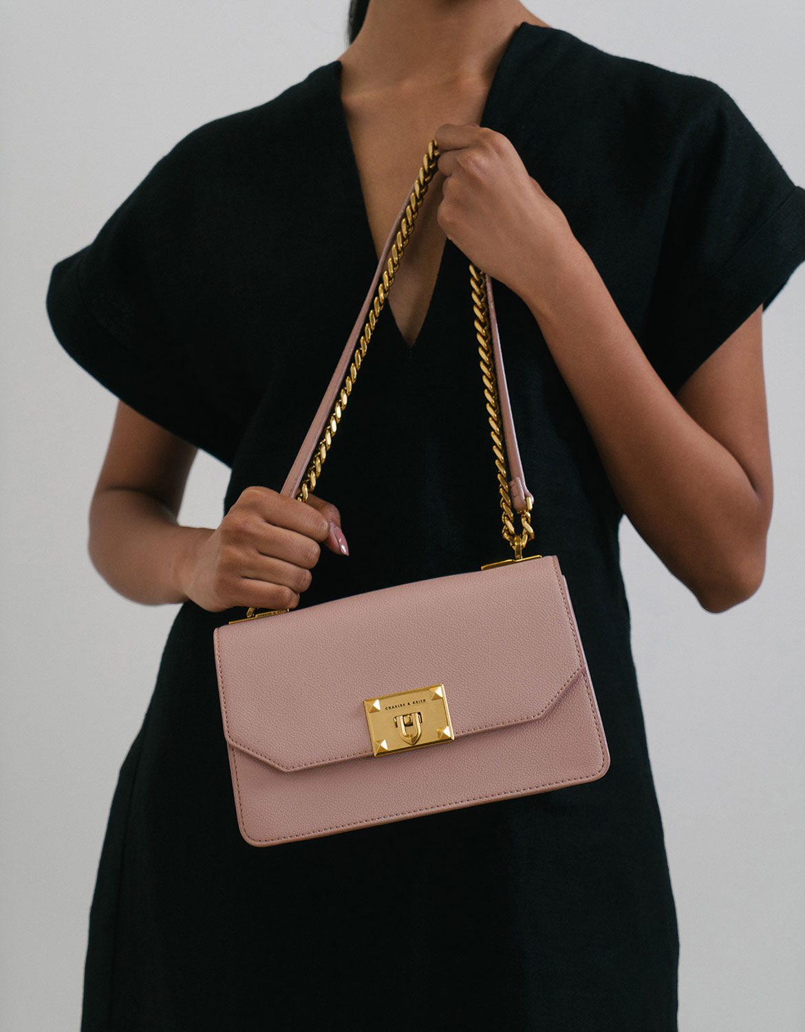 pink charles and keith bolsa