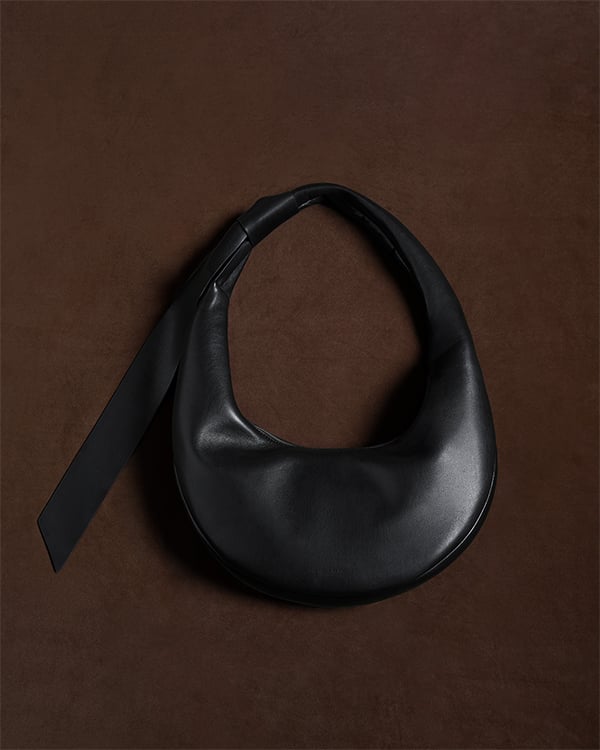 Women's Noir Toni Knotted Curved Hobo Bag - CHARLES & KEITH