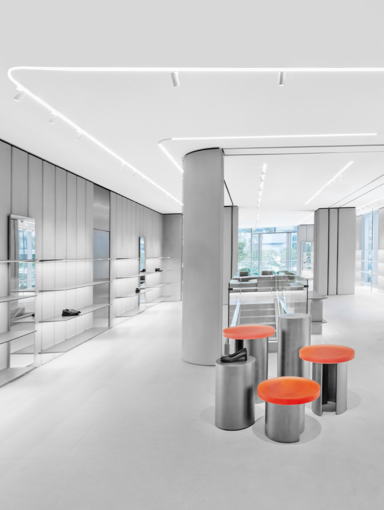 Images of the second-storey interior of the Chengdu flagship store - CHARLES & KEITH