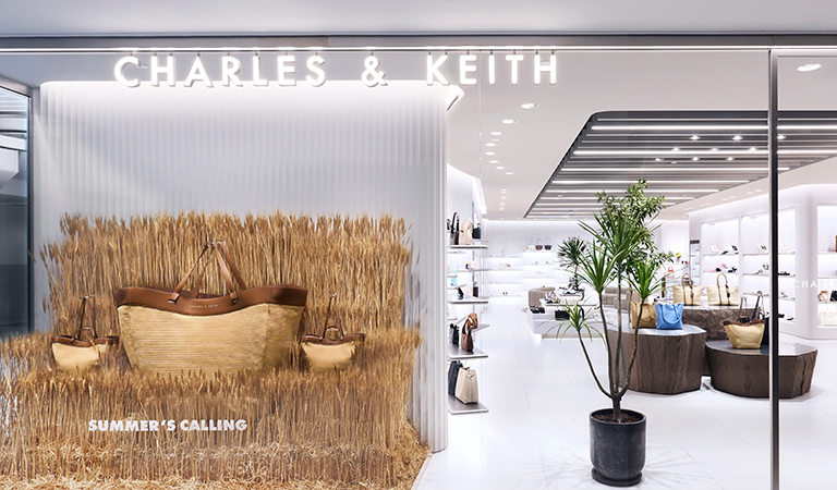 Summer's Calling: Around The World - CHARLES & KEITH SG