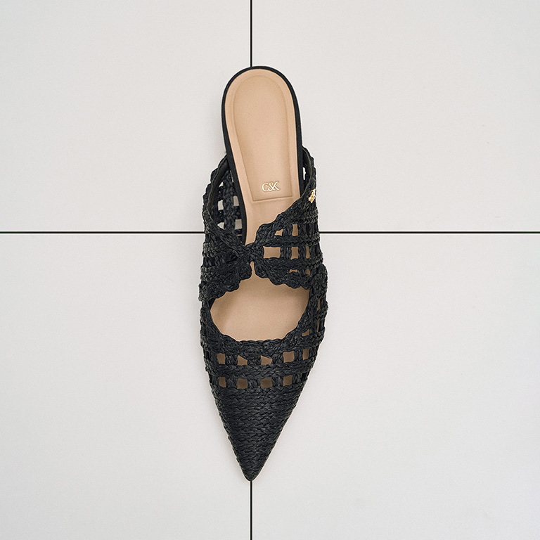 Women’s raffia kitten-heel pointed-toe mules in black – CHARLES & KEITH