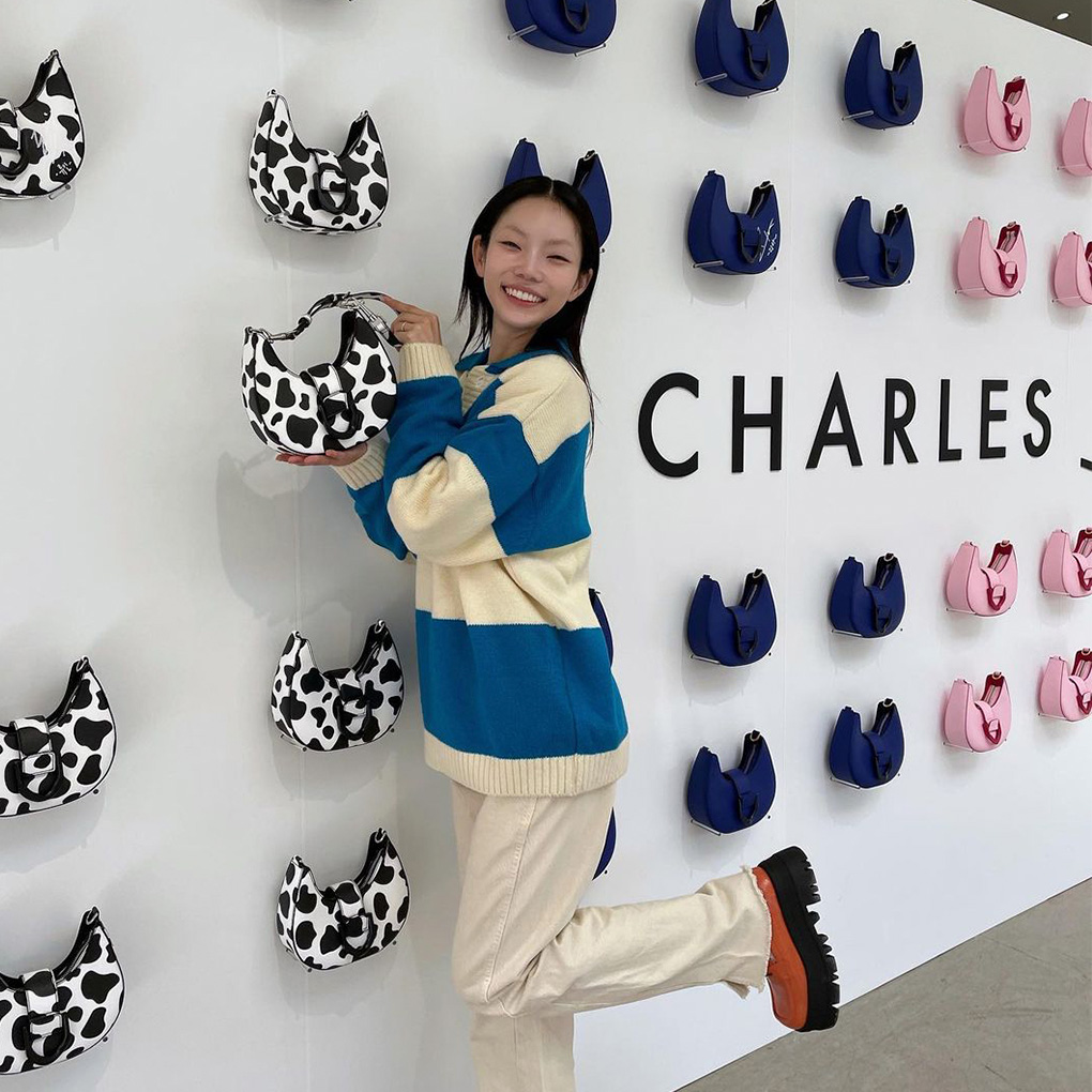 CHARLES & KEITH Unveils New Shinjuku 3D Display with ITZY
