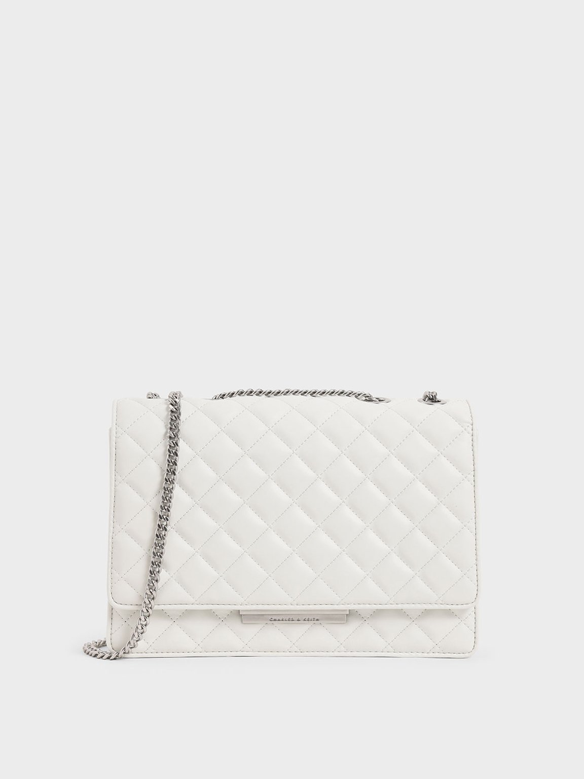 White quilted shoulder outlet bag